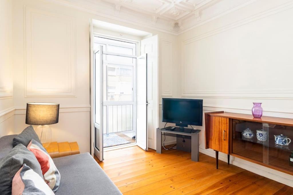 Spacious Apartment Near Saldanha Lisboa Exterior foto