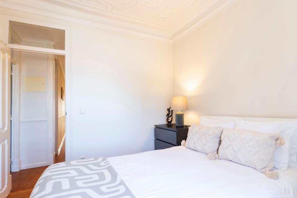 Spacious Apartment Near Saldanha Lisboa Exterior foto