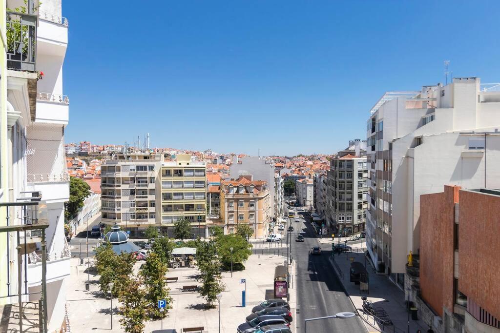 Spacious Apartment Near Saldanha Lisboa Exterior foto